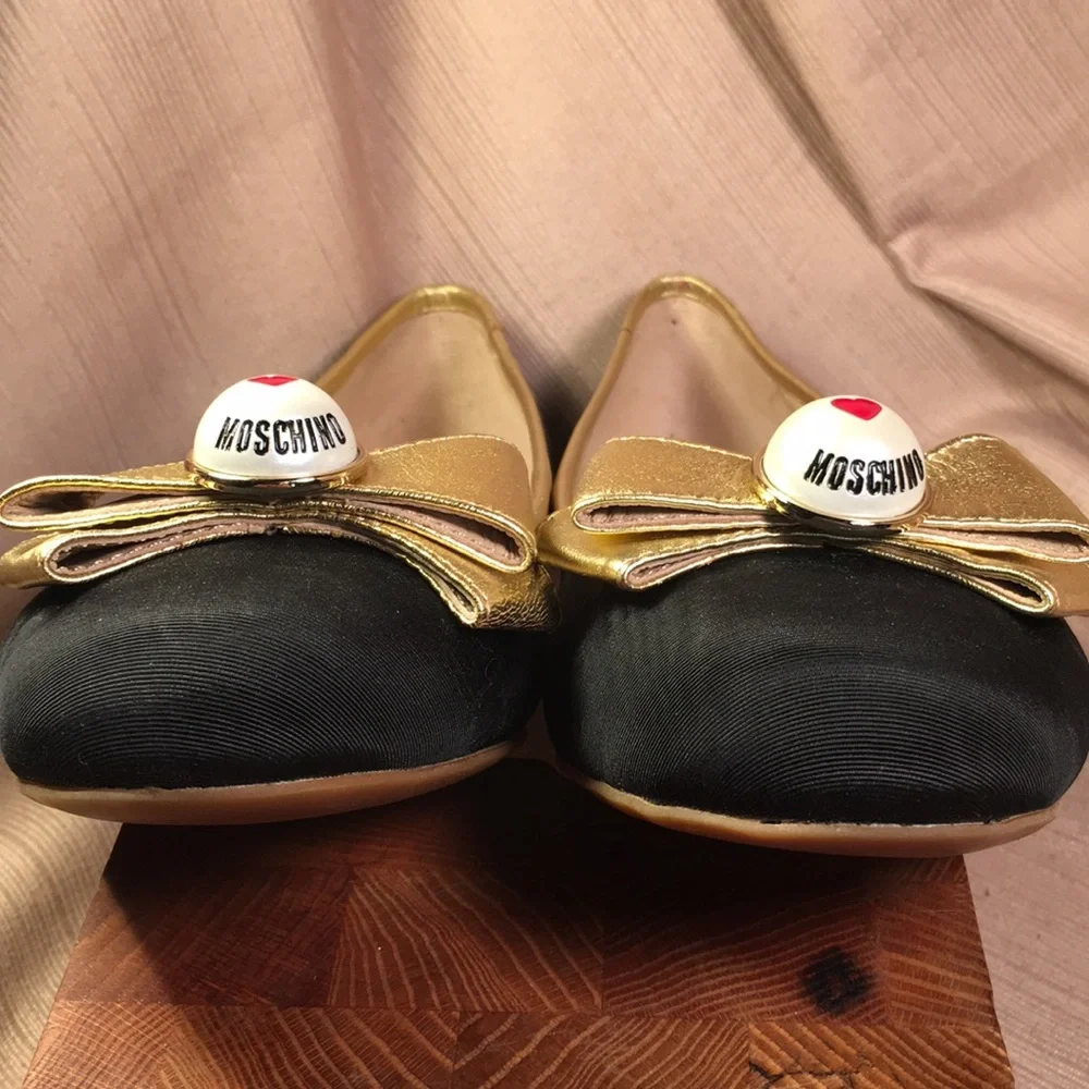 NWT Moschino Maggie B ballet flats